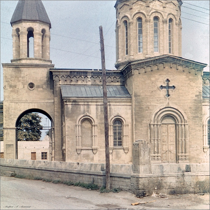 Старинный армянский храм в Марнеули