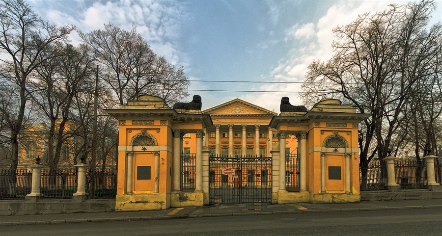 Сад разумовского. Усадьба Разумовского в Москве. Городская усадьба Баташева. Дворец Ивана Баташева в Москве.