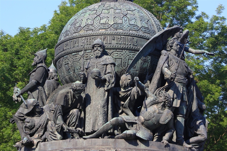 Новгород памятник тысячелетие россии фото