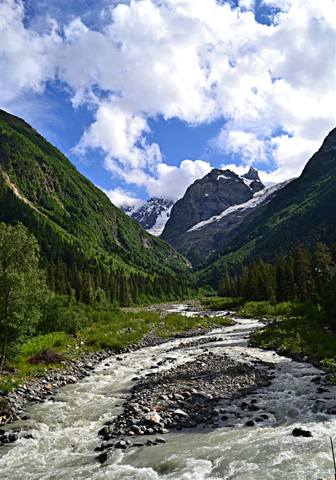 Спуск в ущелье Аманауз Архыз