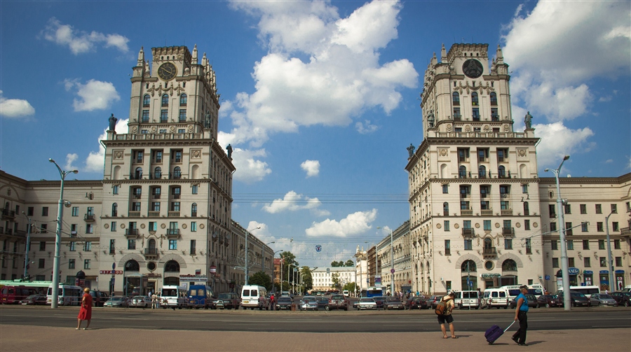 Ворота в город минск фото