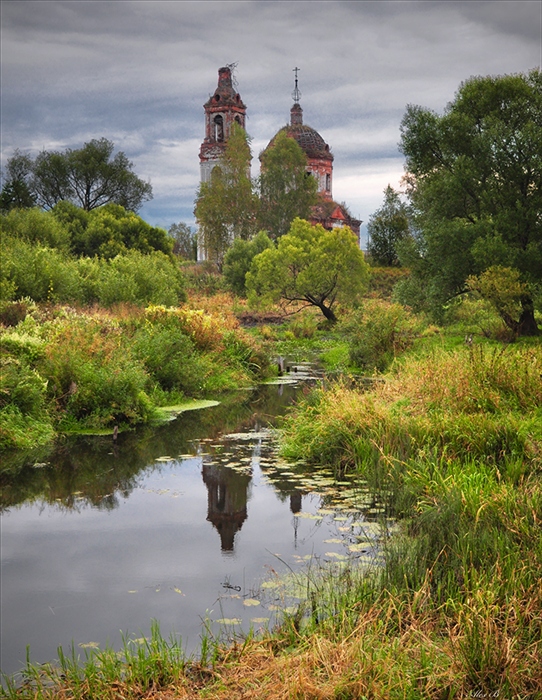 Осень в деревне храм