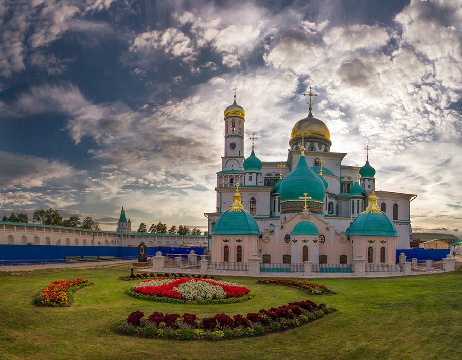 Воскресенский Ново Иерусалимский мужской монастырь