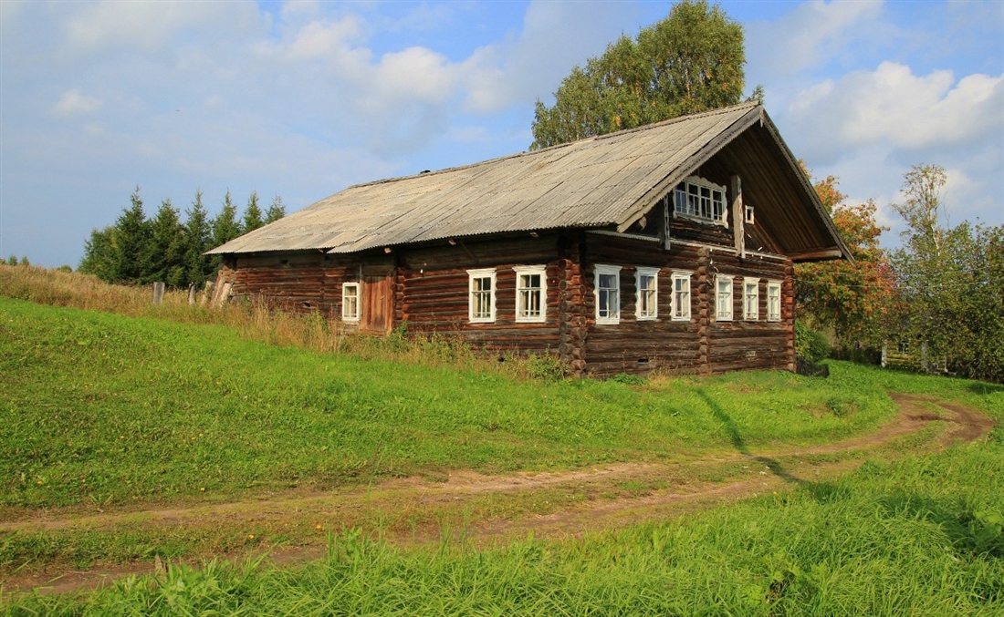 Дом в деревне нова