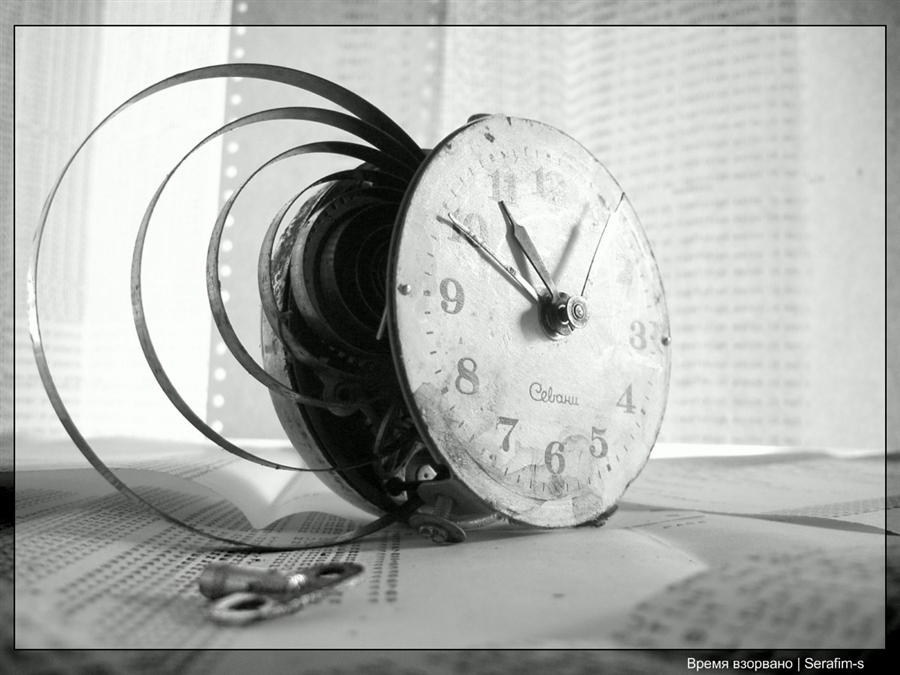 Неизвестное время. Часы взрыв Burst Umbra. Огненные часы фото древние чб.