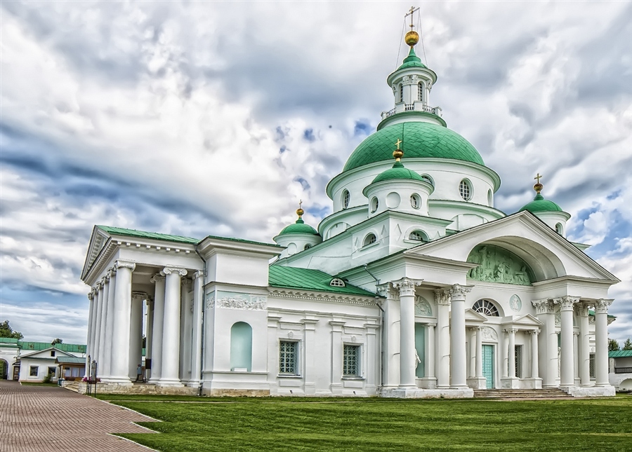 Дмитриевский собор в Ростове Великом