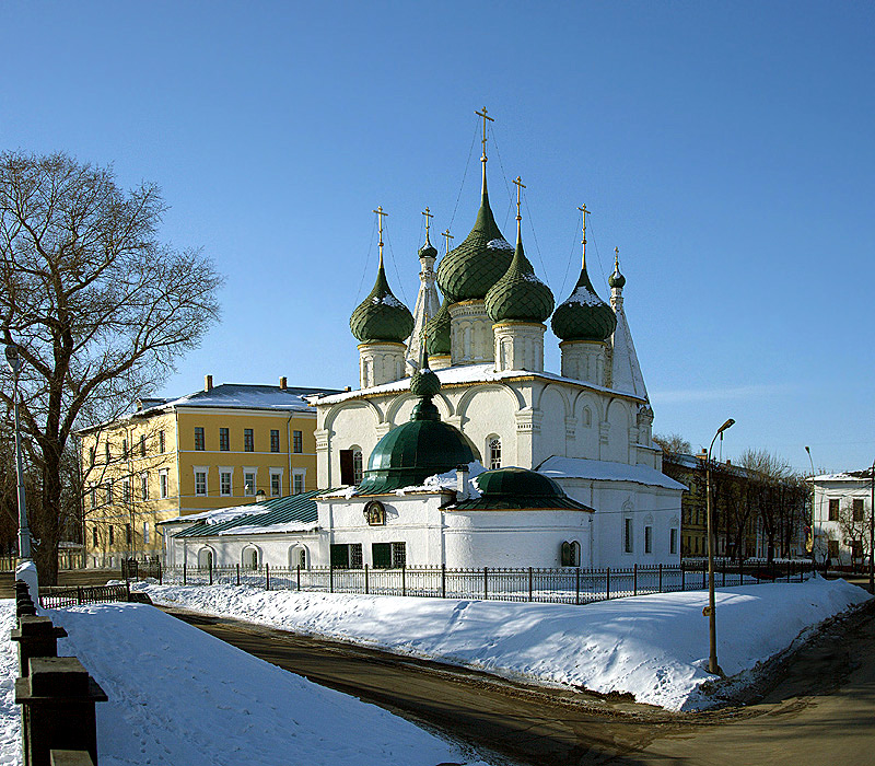 Фото ярославского. Церковь Спаса на городу Ярославль центр. Ярославль храм Спаса на городу зима. Церковь Спаса на городу Ярославль зимой. Храм Спаса на городу Ярославль официальный сайт.