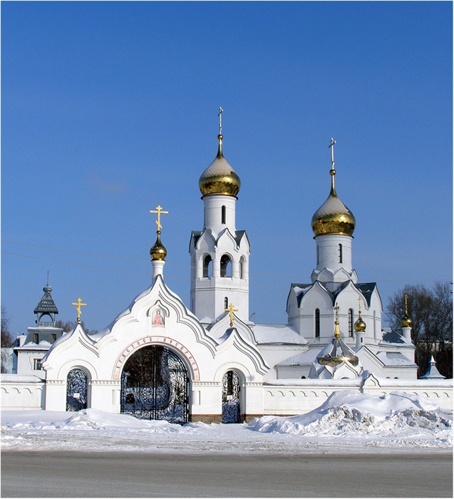 Церковь на обьгэсе фото