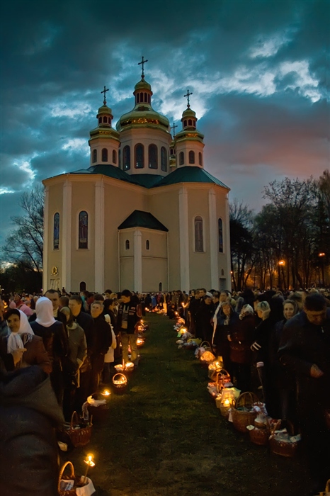 Пасхальная ночь картинки. Пасха храм. Пасхальная ночь. Пасха храм ночью. Красивой пасхальной ночи.