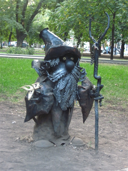 Магический мир кованых фигур в парке Донецка