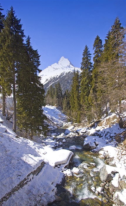 Спуск в ущелье Аманауз Архыз