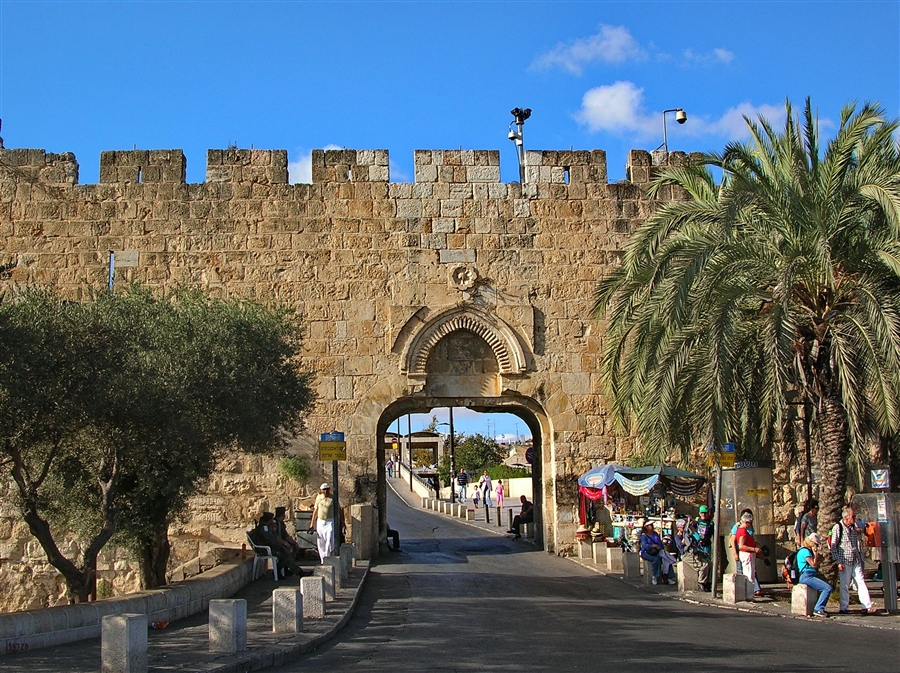 Ворота старого город. Шхемские ворота Иерусалима. Яффские ворота старого города (Иерусалим). Дамасские ворота в Иерусалиме.