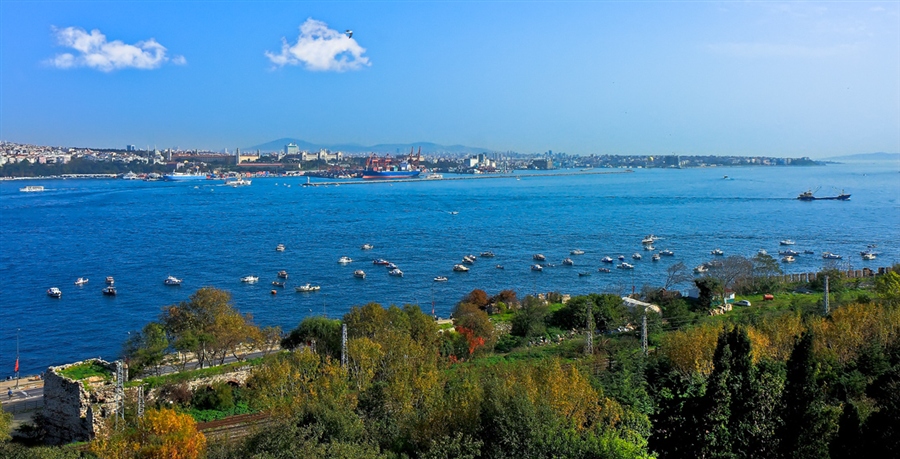 Мраморной море купаться. Эсеньюрт мраморное море. Мраморное море вид сверху. Вид на мраморное море из Зейтинбурну. Мраморное море фото.