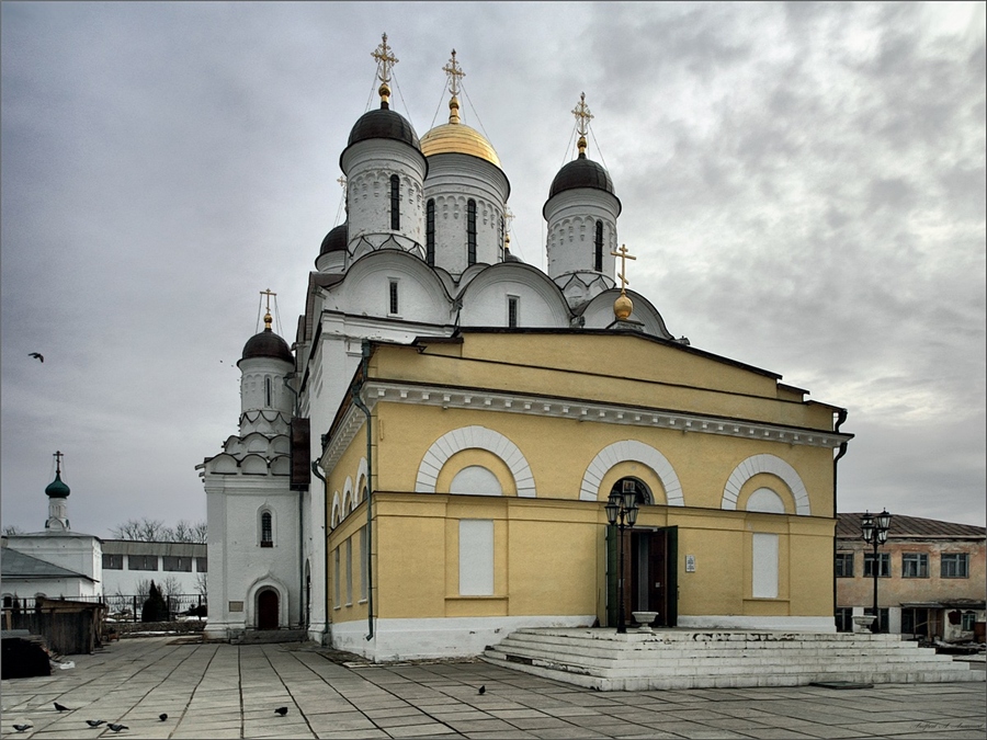 Колокольня Рождественского монастыря Москва