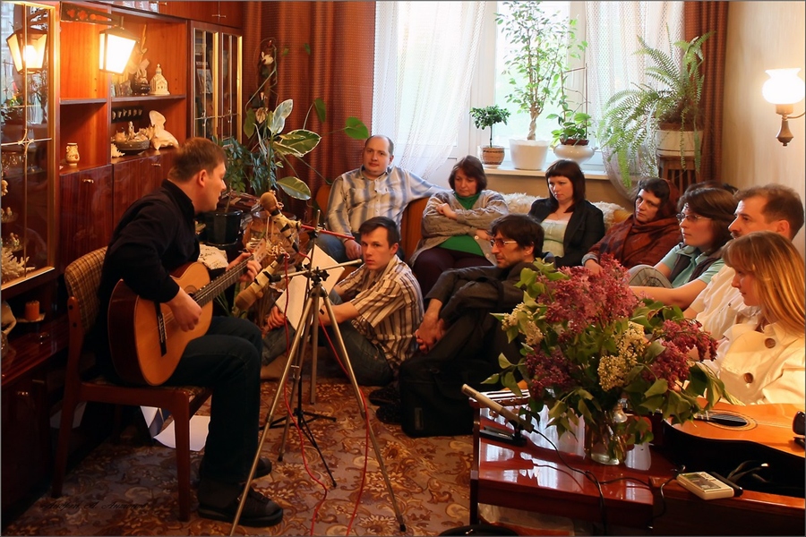 домашний концерт с рыданиями и заламыванием рук. домашний концерт с рыданиями и заламыванием рук. домашний концерт. ира александрова классическая гитара. концердомашний концерт.